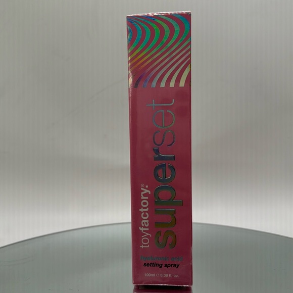 Toy factory super set hyaluronic setting spray NIB - Picture 2 of 4